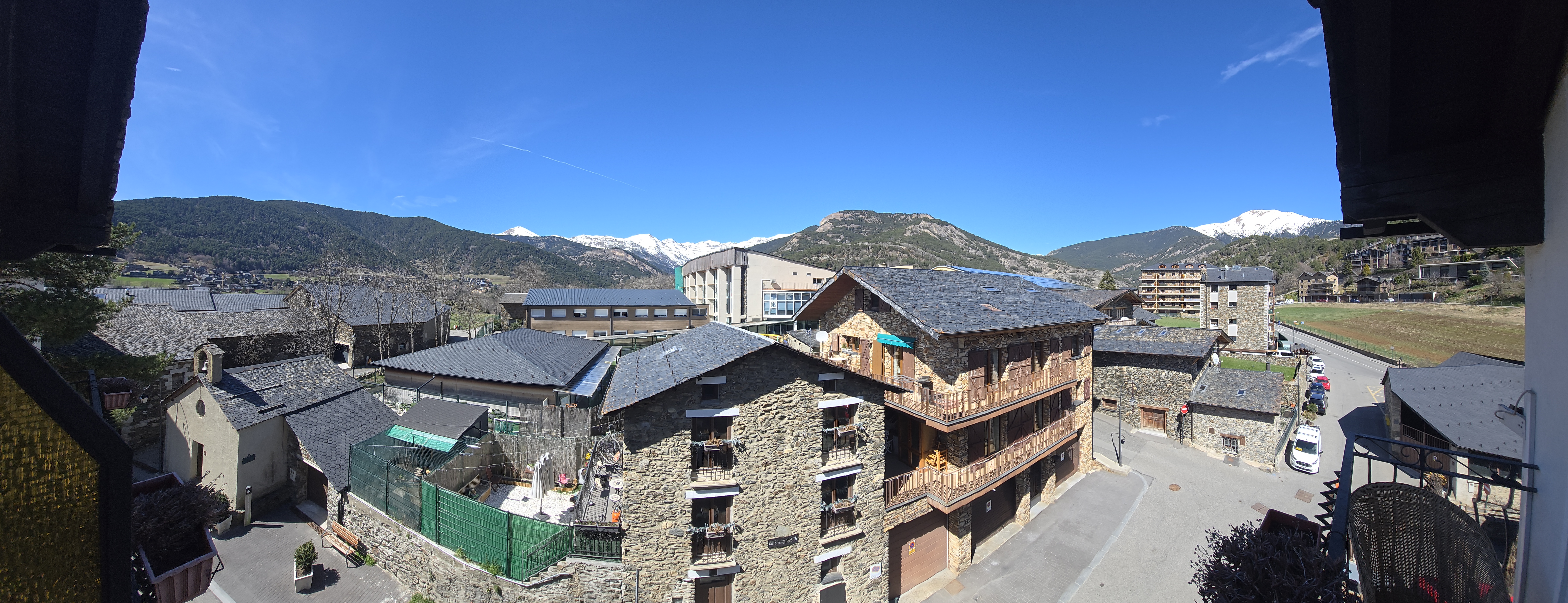 Suite amb balcó i vistes a la muntanya