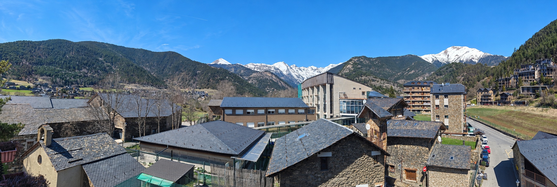 Panoràmica de muntanya des de la Residència Aldosa